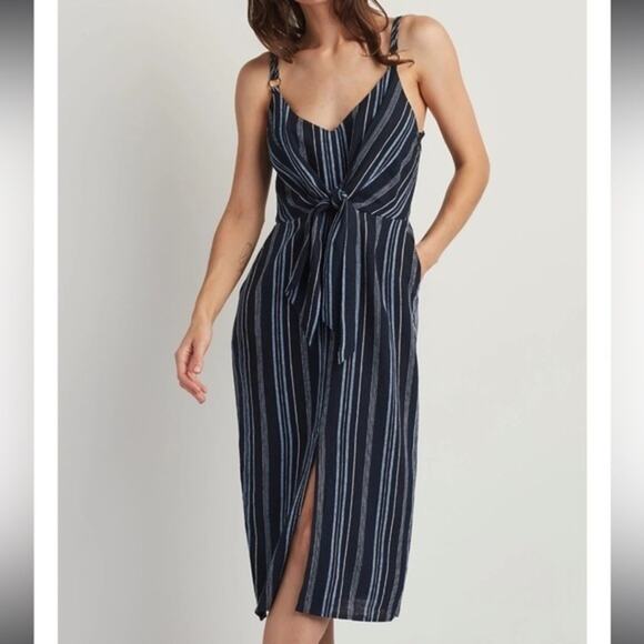 Ellen Tracy Dresses & Skirts - NWT Ellen Tracy Blue Stripe Tie Front Linen Blend Dress Size Small